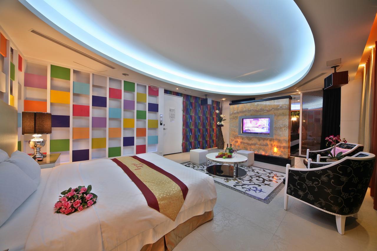 Lanshy Motel Taichung Esterno foto