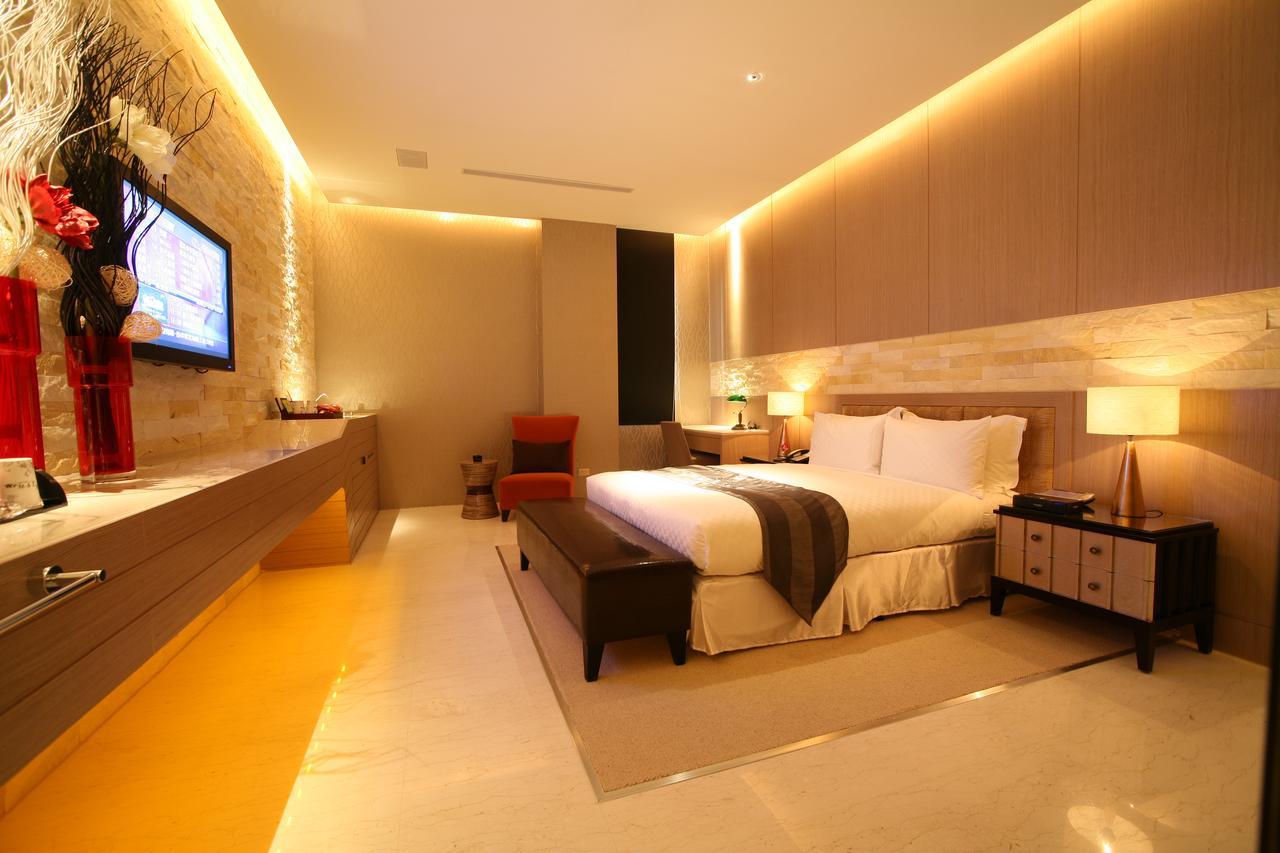 Lanshy Motel Taichung Esterno foto