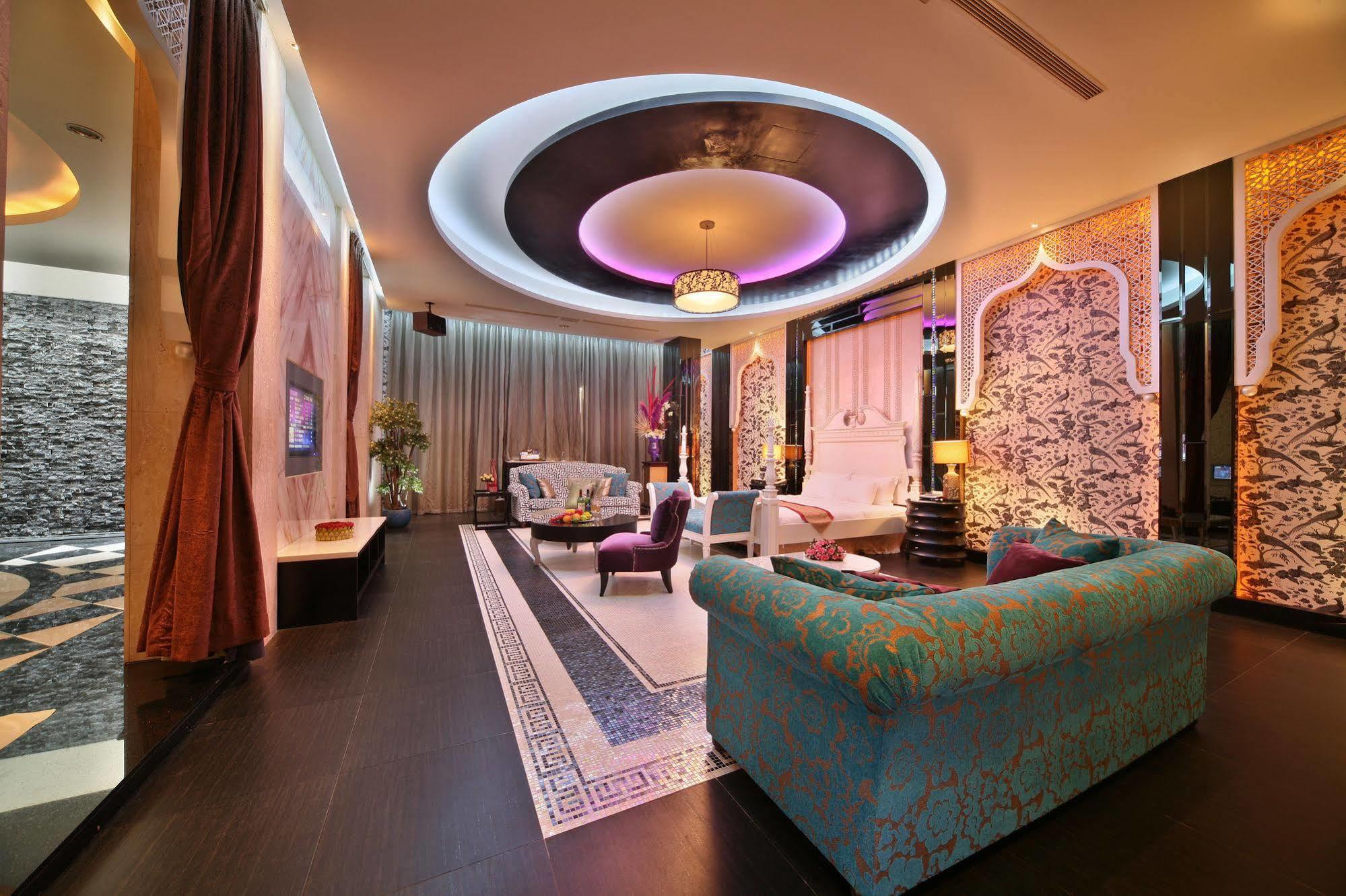 Lanshy Motel Taichung Esterno foto