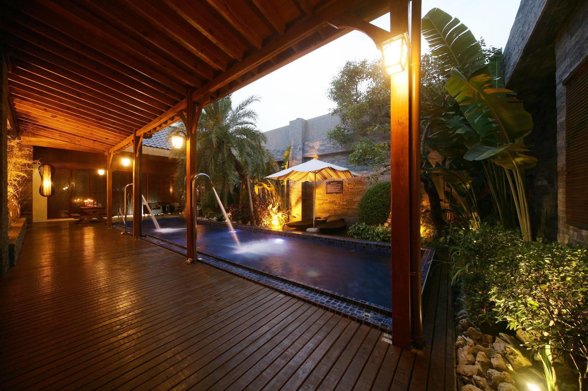 Lanshy Motel Taichung Esterno foto