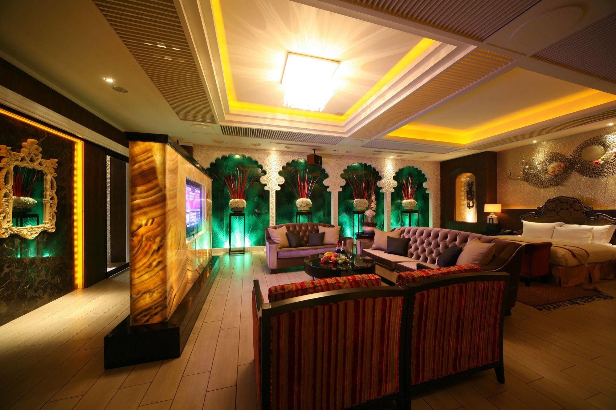 Lanshy Motel Taichung Esterno foto