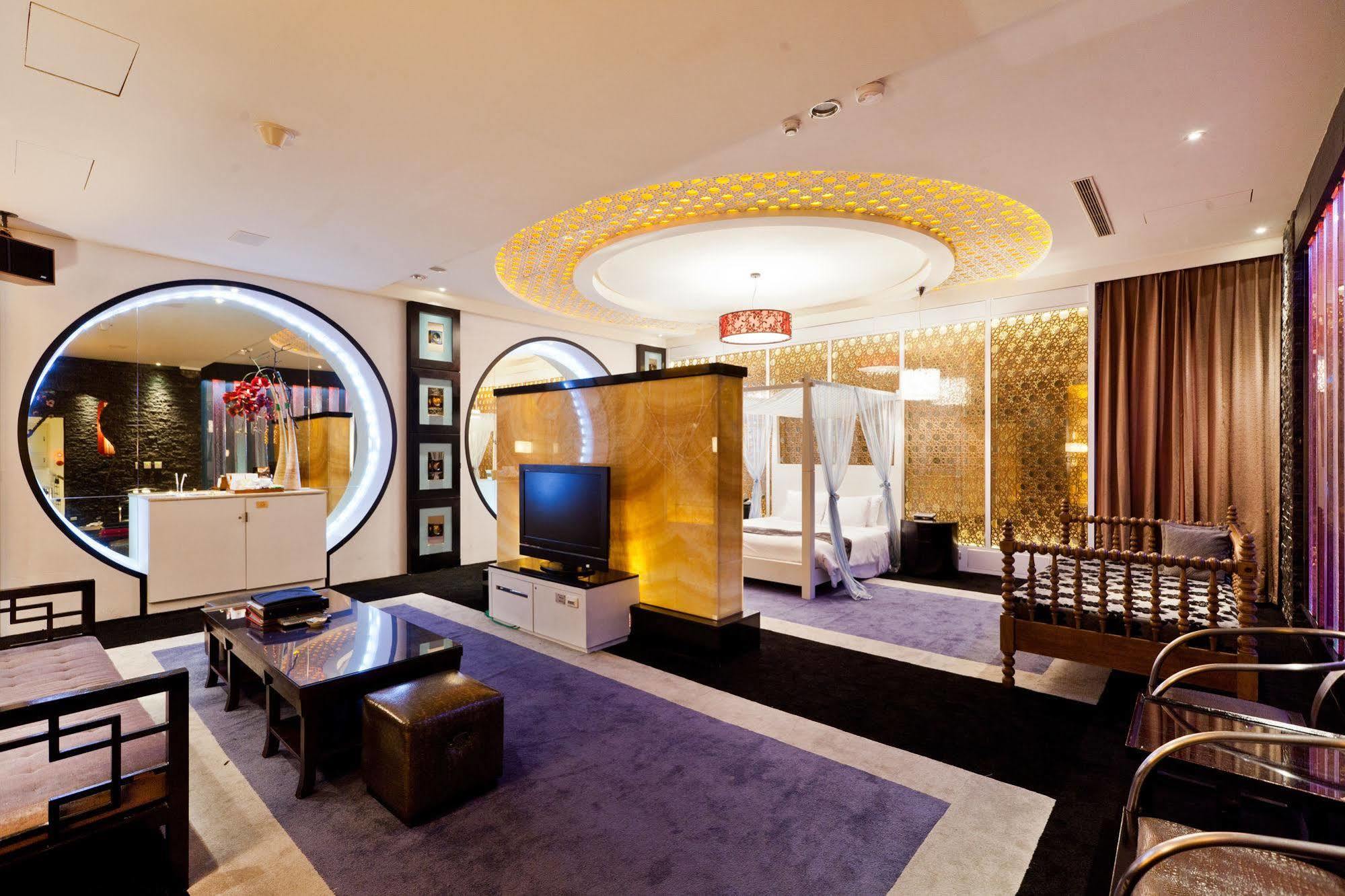 Lanshy Motel Taichung Esterno foto