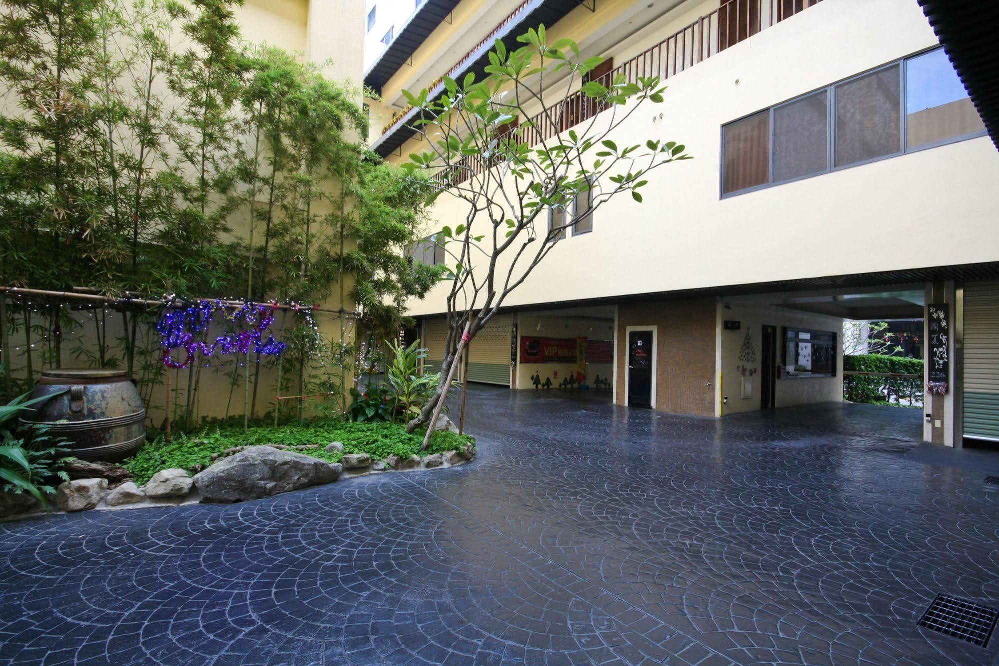 Lanshy Motel Taichung Esterno foto