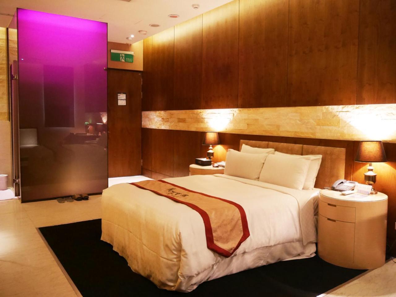 Lanshy Motel Taichung Esterno foto