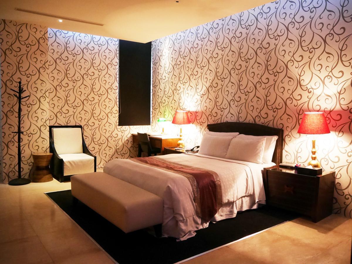 Lanshy Motel Taichung Esterno foto